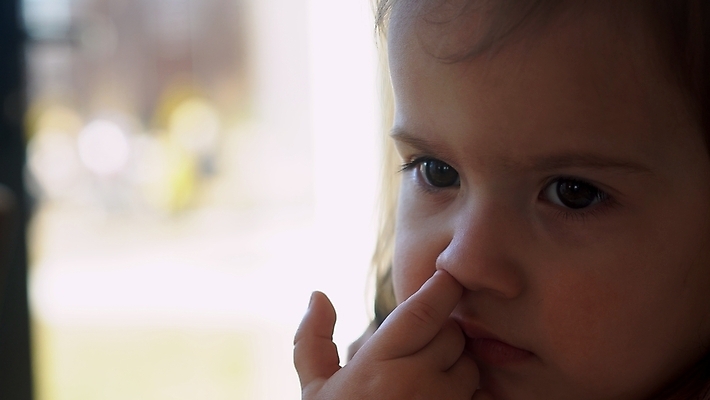 포토 JPG 해외이미지 손 교육 행복 얼굴 어린이 음식 의자 가족 기념 함께함 건강 사랑 한명 사람 앉기 소년 부모 주방 숟가락 식사 흰색 아기 잡기 입 아침식사 먹기 노력 걸음마 돌봄 핸드메이드 해외포토 1 남자 감정 컬러 가구 컨셉 관계 모션 수저 신체부위 파일형식 이미지허브