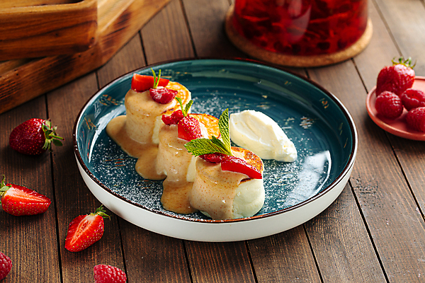 포토 JPG 해외이미지 접시 열매 음식 부분 탁자 디저트 치즈 요리 사람없음 식사 달콤 아침식사 설탕 굽기 러시아인 전국 해외포토 서양인 식물 식기 가구 유제품 맛 구이 파일형식 이미지허브