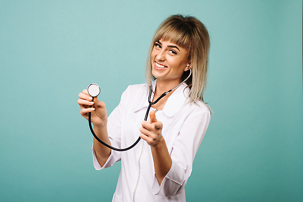 포토 JPG 해외이미지 직업 여자 백그라운드 컨셉 비즈니스 청진기 건강 병원 한명 사람 치료 약 시험 간호사 의사 코트 긴급 업무 질병 연습 직원 돌봄 해외포토 1 교육 의학 의료기기 모션 외투 의료진 작업 파일형식 이미지허브