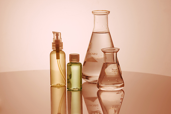 포토 JPG 해외이미지 실내 사람없음 화장품 투명 삼각플라스크 공병 에스테틱 목업 분홍색배경 해외포토 분홍색 백그라운드 내부 뷰티 플라스크 병_담는 파일형식 이미지허브