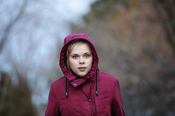 포토 JPG 해외이미지 백인 모델 라이프스타일 응시 계절 여자 행복 얼굴 어린이 백그라운드 겨울 자연 아침 바람 따뜻함 한명 서기 미소 사람 야외 유행 카메라 추위 코트 가을 도시 자신감 내추럴 혼자 해외포토 주간 자연요소 서양인 1 시선 감정 모션 날씨 표정 생활 신체부위 전자제품 외투 생태계 파일형식 이미지허브