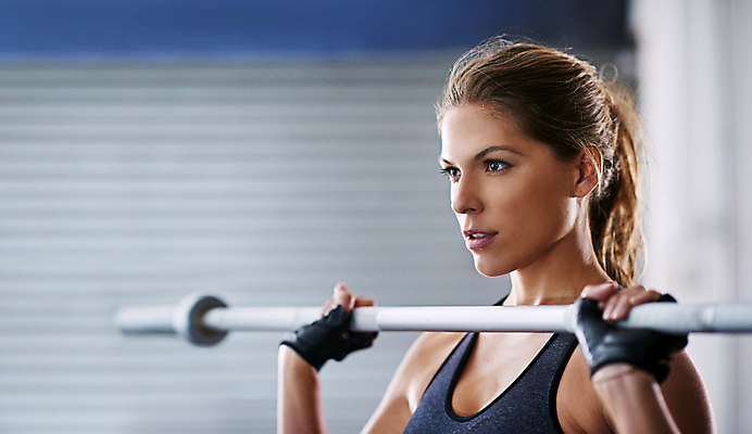 포토 JPG 해외이미지 응시 여자 실내 건강 한명 서기 들기 상반신 20대 성인 옆모습 아웃포커스 운동복 운동 헬스장 역기 연습 체육관 성인여자한명만 해외포토 1 시선 옷 뷰포인트 모션 촬영기법 사람 청년 내부 헬스 여자한명만 성인여자만 파일형식 이미지허브