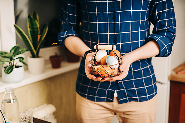 포토 JPG 해외이미지 식물 백인 전통 계절 남자 행복 어린이 창문 가족 탁자 휴가 주택 실내 관리 사람 앉기 이벤트 성인 사람없음 목재 장식 컬러풀 바구니 주방 축제 페인트 봄 축하 붓 책상 준비 크레파스 부활절계란 먼지 해외포토 서양인 나무 감정 컬러 가구 컨셉 재료 관계 모션 학용품 부활절 내부 건물 계란 파일형식 이미지허브
