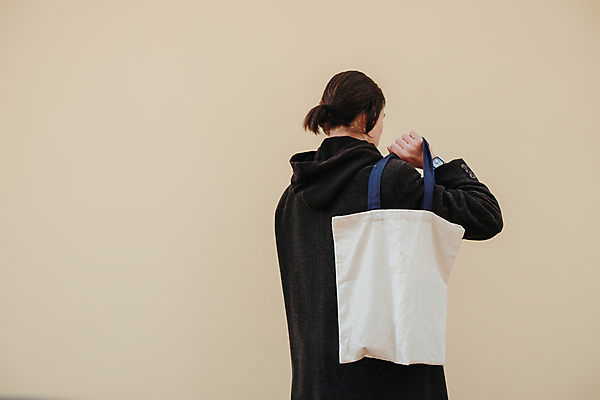 포토 JPG 해외이미지 템플릿 디자인 남자 벽 백그라운드 가방 비즈니스 텍스트 관리 한명 사람 성인 쇼핑 노란색 유행 우주 공백 재활용 흰색 직물 잡기 면 천 고객 심볼 에코 유기농 캔버스 내추럴 거짓 마케팅 생태학 목업 스타일 해외포토 1 웰빙 잡화 교육 컬러 모션 환경 친환경 파일형식 이미지허브