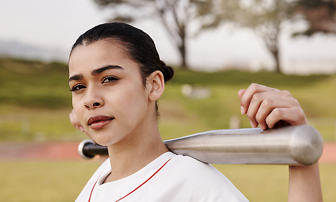 포토 JPG 해외이미지 주간 응시 여자 유니폼 건강 한명 서기 들기 상반신 20대 성인 야외 옆모습 아웃포커스 운동 야구방망이 성인여자한명만 해외포토 자연요소 1 시선 옷 뷰포인트 모션 촬영기법 사람 청년 야구용품 여자한명만 성인여자만 파일형식 이미지허브