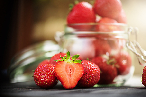 포토 JPG 해외이미지 딸기 유리병 사람없음 아웃포커스 빛 담기 해외포토 과일 모션 병_용기 촬영기법 파일형식 이미지허브