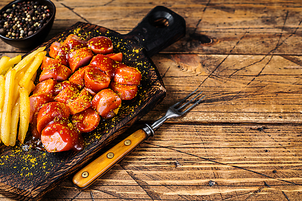 포토 JPG 해외이미지 포크 실내 사람없음 감자튀김 소시지 나무도마 소시지구이 나무배경 해외포토 식기 백그라운드 감자 도마 내부 목재 튀김 가공식품 구이 파일형식 이미지허브