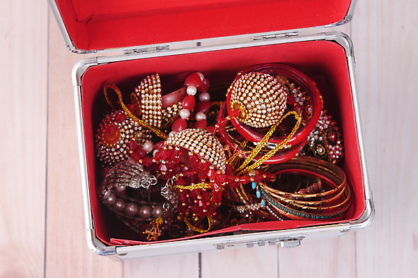 포토 JPG 해외이미지 결혼 목걸이 팔찌 사람없음 가로 빛 반지 화려 재산 고급 우아함 보석 다이아몬드 해외포토 컨셉 장신구 이벤트 금융 광석 파일형식 이미지허브