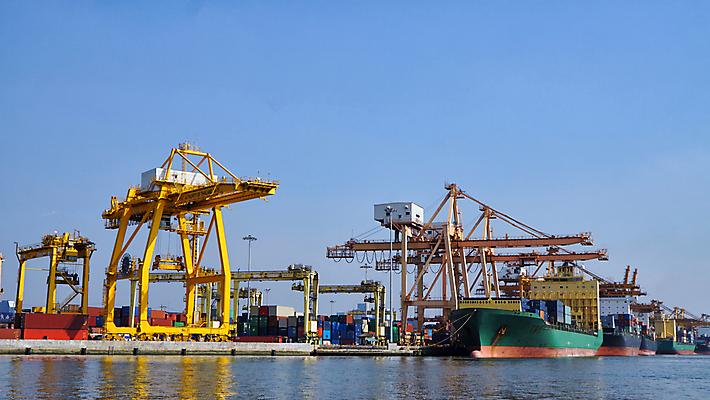 포토 JPG 해외이미지 산업 바다 비즈니스 교통시설 항해 사람없음 가로 경제 글로벌 항구 거래 화물 업무 배달원 제조 몸무게 컨테이너 창고 기중기 무역 함선 상업 리프트 수납 짐차 무거움 물류 대패 로딩 분배 수입 조감도 터미널 해외포토 직업 교통 배_교통 자동차 운송업 작업 중장비 무게 시설 파일형식 이미지허브