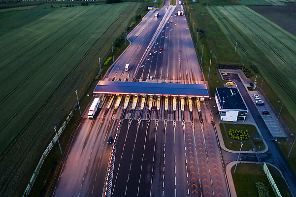포토 JPG 해외이미지 유럽 도로 길 교통수단 여행 돈 교통시설 자동차 거리 안테나 사람없음 도시 고속도로 역 수집 통로 대문 결제 일반 폴란드 유지 루트 방법 수수료 해외포토 나라 육상교통 교통 통신 문 재산 시설 요금 파일형식 이미지허브