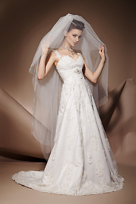 포토 JPG 해외이미지 전신 모델 드레스 여자 행복 웨딩드레스 포즈 결혼 면사포 한명 성인 옆모습 화려 우아함 성인여자한명만 해외포토 1 옷 감정 뷰포인트 컨셉 사람 이벤트 결혼소품 여자한명만 성인여자만 파일형식 이미지허브