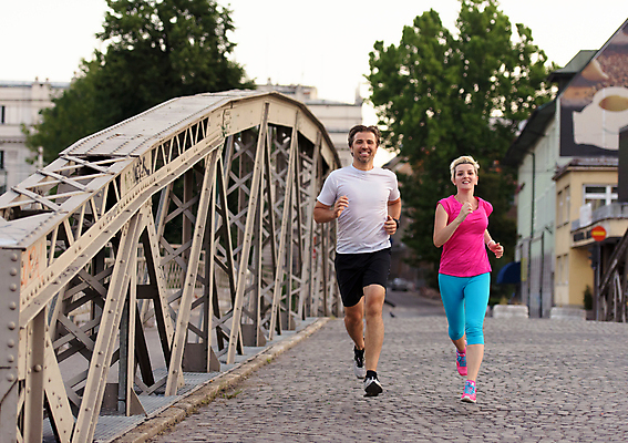 포토 JPG 해외이미지 전신 서양인 라이프스타일 커플 여자 남자 행복 아침 함께함 미소 성인 야외 두명 달리기 조깅 마라톤 달리기선수 성인만 해외포토 주간 외국인 감정 컨셉 관계 모션 표정 사람 경기 생활 운동 육상스포츠 육상선수 파일형식 이미지허브