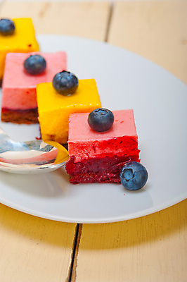 포토 JPG 해외이미지 접시 디저트 사람없음 숟가락 달콤 블루베리 무스케이크 해외포토 식기 음식 과일 수저 케이크 맛 파일형식 이미지허브