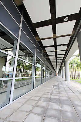 포토 JPG 해외이미지 라이프스타일 시계 여행 백그라운드 컨셉 비즈니스 건축양식 창문 교통시설 모션 추상 사람 사람없음 내부 건물 파란색 기차 도시 복도 기다림 티켓 전철 역 속도 출발 천장 통로 마차 지역 일반 단상 철강 통근 해외포토 건축물 건축 육상교통 교통수단 컬러 교통 무늬 대중교통 생활 시설 출근 파일형식 이미지허브