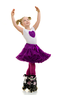 포토 JPG 해외이미지 백인 라이프스타일 공원 여자 행복 어린이 스포츠 백그라운드 자연 놀이 건강 한명 미소 안전 사람 야외 여름 청춘 운동 장비 스케이트 스케이팅 흰색 롤러블레이드 보호 승차 헬멧 연습 롤러 스케이터 고립 해외포토 서양인 1 계절 공공시설 감정 스포츠용품 컬러 컨셉 모션 겨울스포츠 운동선수 표정 취미 생활 보호장비 생태계 파일형식 이미지허브