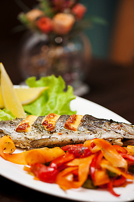 포토 JPG 해외이미지 실내 사람없음 아웃포커스 생선구이 무지개송어 송어 해외포토 촬영기법 어류 내부 구이 생선요리 파일형식 이미지허브