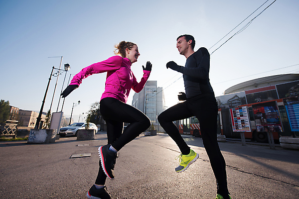 포토 JPG 해외이미지 전신 서양인 라이프스타일 커플 여자 남자 행복 함께함 따뜻함 성인 야외 두명 달리기 조깅 스트레칭 마라톤 달리기선수 성인만 해외포토 외국인 감정 컨셉 관계 모션 사람 경기 생활 운동 육상스포츠 육상선수 파일형식 이미지허브