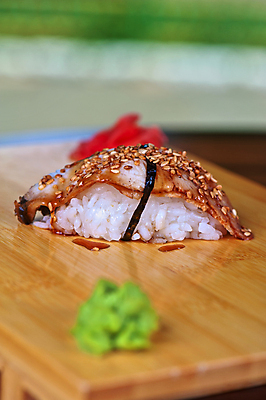 포토 JPG 해외이미지 실내 사람없음 아웃포커스 초밥 소프트포커스 장어초밥 일본음식 해외포토 음식 촬영기법 내부 파일형식 이미지허브