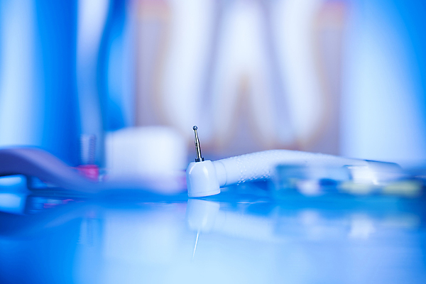 포토 JPG 해외이미지 사람없음 파란색 칫솔 치과용품 구강거울 해외포토 컬러 위생용품 의료용품 파일형식 이미지허브