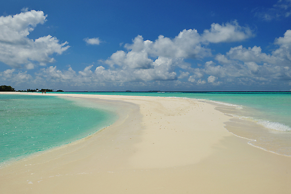 포토 JPG 해외이미지 주간 구름 모래 하늘 해변 사람없음 야외 여름 맑음 여름풍경 휴양지 해외포토 자연요소 계절 바다 날씨 풍경 장소 파일형식 여름_계절 이미지허브