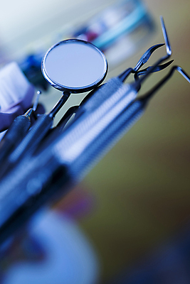 포토 JPG 해외이미지 직업 백그라운드 건강 치과 병원 사람없음 치료 파란색 세트 약 금속 거울 장비 흰색 기구 입 치아 치과의사 고립 돌봄 위생관리 철강 치아교정 해외포토 컬러 의학 모션 재질 관리 신체부위 의사 소화기관 교정 파일형식 이미지허브