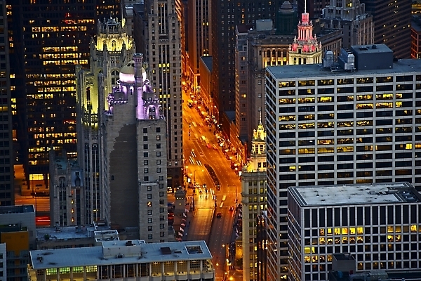 포토 JPG 해외이미지 야경 자동차 사람없음 야외 건물 도시풍경 고층빌딩 미국 도시 시카고 해외포토 건축물 육상교통 북아메리카 풍경 빌딩 야간 파일형식 풍경_경치 이미지허브