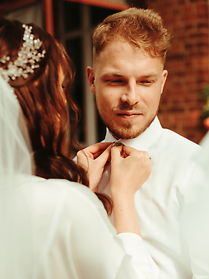 포토 JPG 해외이미지 백인 전통 커플 드레스 공원 여자 행복 웨딩드레스 신랑 결혼 백그라운드 2 관계 신혼부부 결혼식 남편 함께함 사랑 사람 이벤트 야외 두명 초록색 여름 유행 산책 낭만 흰색 축하 아내 쌍 해외포토 서양인 부부 옷 계절 공공시설 감정 컬러 컨셉 휴식 신혼 파일형식 이미지허브