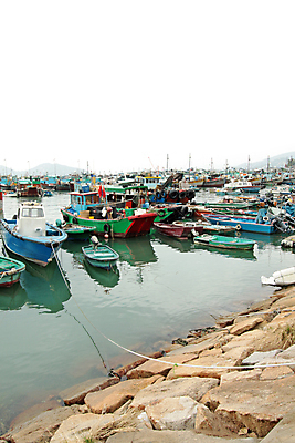 포토 JPG 해외이미지 전통 아시아 바다 비즈니스 낚시 주택 동양인 사람없음 야외 목재 물 파란색 컬러풀 항구 자전거 중국 잡기 보트 폐기물 큼 정박 함선 낚시꾼 리빙 많음 해외포토 자연요소 나무 나라 컬러 컨셉 배_교통 재료 교통시설 모션 레저 인종 건물 바이크 쓰레기 크기 파일형식 이미지허브