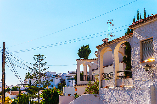 포토 JPG 해외이미지 전통 디자인 외관 벽 건축양식 창문 난간 유리 휴식 벽돌 바닥 아파트 주택 프레임 사람없음 야외 건물 장식 금속 페인트 수확 발코니 바위 시골 도시 블라인드 역사 스페인 재산 플랫 달콤 묘사 질감 복고 타운 고체 옛날 진짜 철책 스타일 해외포토 건축물 건축 유럽 컨셉 농업 재질 금융 돌_바위 커튼 맛 파일형식 이미지허브