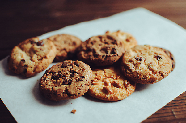 포토 JPG 해외이미지 음식 백그라운드 컨셉 다이어트 탁자 디저트 건강 사탕 요리 사람없음 목재 갈색 크래커 쿠키 초콜릿 견과류 수확 신선 판넬 바 오븐 달콤 쓰레기 천 굽기 생태계 복고 채식 땅콩 서빙 새장 알레르기 단백질 당뇨병 부스러기 아마 옛날 탄수화물 개암 비건 해외포토 나무 열매 꽃 컬러 가구 농업 재료 가전제품 직물 맛 질병 구이 영양소 채식주의자 케이지 파일형식 이미지허브