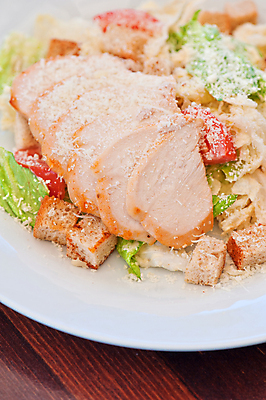 포토 JPG 해외이미지 실내 근접촬영 사람없음 닭고기 샐러드 나무배경 해외포토 음식 뷰포인트 백그라운드 육류 내부 파일형식 이미지허브