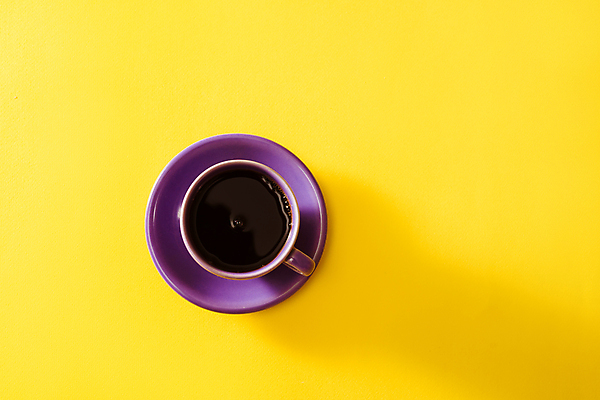 포토 JPG 해외이미지 커피 티타임 실내 사람없음 하이앵글 커피잔 노란배경 해외포토 음료 뷰포인트 백그라운드 휴식 잔 내부 노란색 파일형식 이미지허브