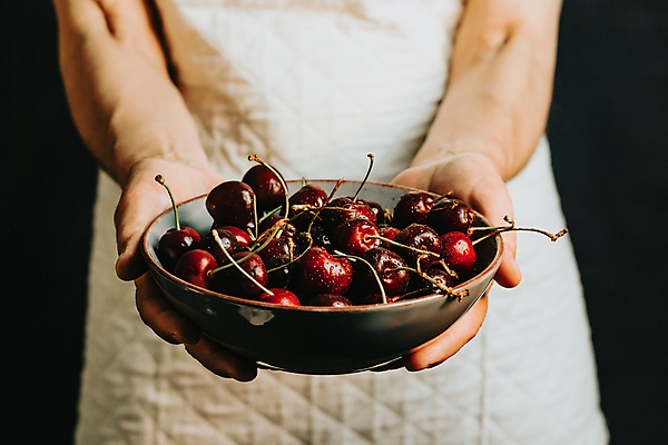포토 JPG 해외이미지 과일 비즈니스 재료 텍스트 아침 수박 바나나 건강 가로 세로 세명 빛 귀여움 주방 보라색 어둠 카페 젖음 터치 체리 사발 맛 씻기 서비스 상쾌 예술가 요거트 건강식 해외포토 주간 감정 음식 컬러 컨셉 유제품 사람 상점 청결 사기그릇 파일형식 이미지허브