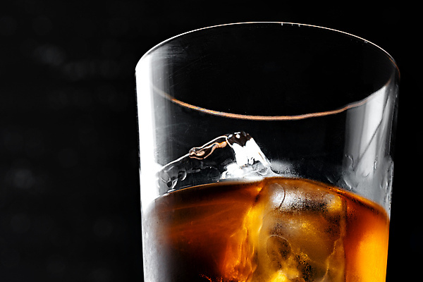 포토 JPG 해외이미지 검은배경 한잔 실내 근접촬영 사람없음 위스키 해외포토 1 뷰포인트 백그라운드 주류 내부 검은색 파일형식 이미지허브