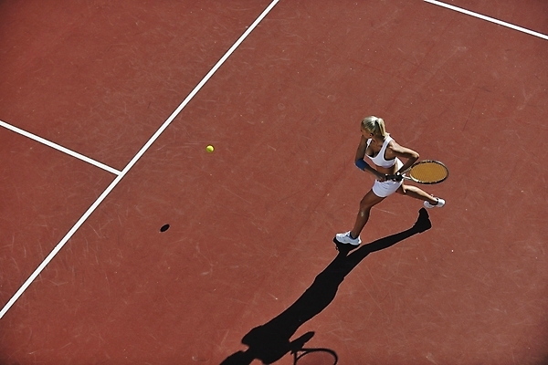 포토 JPG 해외이미지 주간 전신 여자 그림자 한명 들기 성인 야외 옆모습 하이앵글 걷기 테니스 테니스라켓 테니스장 테니스공 테니스선수 성인여자한명만 해외포토 자연요소 1 뷰포인트 공 스포츠시설 모션 운동선수 사람 구기 라켓 테니스용품 여자한명만 성인여자만 파일형식 이미지허브