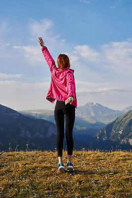 포토 JPG 해외이미지 주간 전신 여자 여유 여행 하늘 휴식 산 한명 서기 성인 야외 뒷모습 손들기 하이킹 하이커 혼자 성인여자한명만 혼행 혼여족 해외포토 자연요소 1 라이프스타일 감정 뷰포인트 컨셉 모션 레저 사람 신조어 약어 여자한명만 성인여자만 파일형식 이미지허브