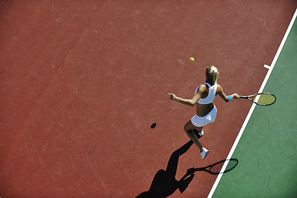 포토 JPG 해외이미지 주간 전신 여자 그림자 한명 서기 들기 성인 야외 뒷모습 테니스 테니스라켓 테니스장 테니스선수 치기 성인여자한명만 해외포토 자연요소 1 뷰포인트 스포츠시설 모션 운동선수 사람 구기 라켓 여자한명만 성인여자만 파일형식 이미지허브