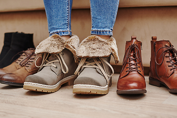 포토 JPG 해외이미지 라이프스타일 디자인 옷 여자 백그라운드 신발 겨울 부츠 사람없음 옆모습 쇼핑 갈색 유행 쌓기 어둠 흰색 쌍 클래식 우아함 선택 가죽 다발 측정 오브젝트 슛 넣기 쇼퍼홀릭 양발 운동화끈 스타일 해외포토 계절 뷰포인트 컬러 컨셉 모션 사람 생활 끈 파일형식 이미지허브