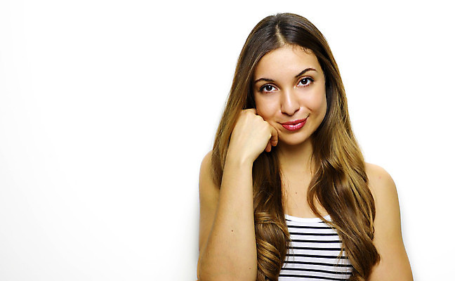 포토 JPG 해외이미지 백인 모델 헤어스타일 응시 드레스 여자 행복 감정 얼굴 휴식 함께함 관리 한명 미소 금발 유행 낭만 자유 흰색 화려 닫기 순수 긍정 히스패닉 혼자 스타일 브라질사람 정신건강 해외포토 서양인 1 시선 옷 컬러 컨셉 모션 표정 건강 사람 신체부위 파일형식 이미지허브