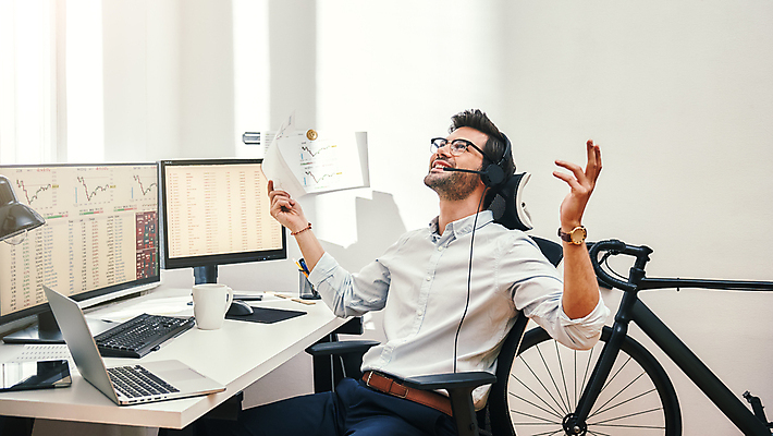포토 JPG 해외이미지 백인 직업 남자 행복 돈 비즈니스 청소년 통계 성공 그래프 설계 한명 미소 사람 앉기 사무실 스크린 자료 놀람 외침 인포그래픽 작업 비즈니스맨 뉴스 계획 주식 위험 대표 상인 분석 무역 보고서 투자 긍정 공유 진행 지원 해외포토 서양인 1 감정 산업 컨셉 모션 표정 금융 소리 직장인 재산 파일형식 이미지허브