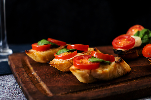 포토 JPG 해외이미지 전통 음식 빵 토마토 채소 치즈 파슬리 샌드위치 건강 요리 사람없음 식사 이탈리아 체리 스페인 이탈리아음식 맛 아침식사 애피타이저 바게트 굽기 지중해 먹기 카나페 유기농 올리브 햄 브런치 토스트 바질 점심식사 모짜렐라치즈 브루스케타 스페인어 카프레제 맛있는 프로슈토 해외포토 웰빙 열매 유럽 바다 컨셉 과일 모션 유제품 서양음식 육류 샐러드 구이 파일형식 이미지허브