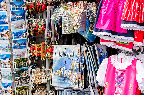 포토 JPG 해외이미지 나무 전통 드레스 유럽 인형 셔츠 가방 휴가 매달리기 선물 사람없음 목재 장식 빨간색 컬러풀 장난감 세일 축하 지갑 오스트리아 시장 제조 가죽 천 오브젝트 기념품 주말 매각 부적 전국 핸드메이드 해외포토 식물 잡화 옷 나라 컬러 컨셉 상의 재료 모션 직물 파일형식 이미지허브