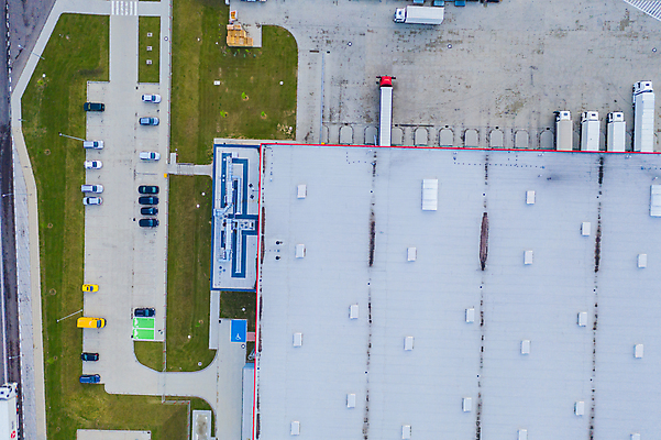 포토 JPG 해외이미지 유럽 산업 도로 비즈니스 공장 교통시설 자동차 독일 안테나 사람없음 화물 상품 컨테이너 창고 시설 상업 수납 짐차 무거움 트레일러 물류 폴란드 드론 분배 수입 조감도 해외포토 나라 길 육상교통 교통 통신 공업 운송업 무게 파일형식 이미지허브