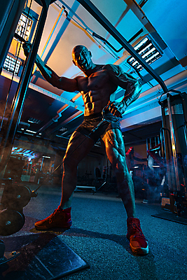 포토 JPG 해외이미지 백인 라이프스타일 남자 스포츠 백그라운드 운동화 신체 근육 탈의 건강 한명 사람 성인 건물 운동 강사 힘 아령 에너지 몸무게 보디빌딩 보디빌더 연습 체육관 근육질 몸통 팔 궤 복근 운동가 이두근 케틀벨 해외포토 서양인 직업 1 건축물 신발 생활 신체부위 헬스 몸매 파일형식 이미지허브