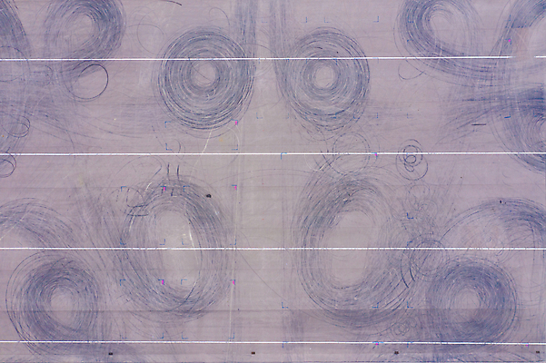 포토 JPG 해외이미지 도로 백그라운드 이동 자동차 거리 안테나 사람없음 상점 검은색 어둠 바퀴 원형 정상 주차 쇼핑몰 타이어 제비 선로 자동 해외포토 도형 길 육상교통 컬러 컨셉 통신 교통시설 조류 파일형식 이미지허브