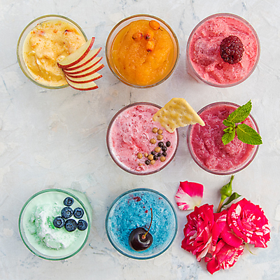 포토 JPG 해외이미지 열매 꽃 과일 사람없음 하이앵글 크래커 쿠키 다양 체리 사과 블루베리 산딸기 토핑 냉음료 스무디 애플민트 해외포토 식물 음료 뷰포인트 다수 디저트 민트 파일형식 이미지허브