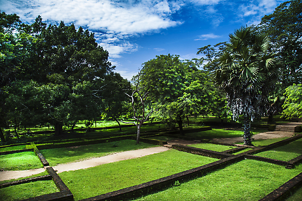 포토 JPG 해외이미지 아시아 문화 여행 불교 자연 하늘 휴가 산 풍경 사람없음 야외 세계 궁전 바위 성 역사 숲 왕 언덕 옛날 파멸 해외포토 건축물 나라 종교 컨셉 고건축 돌_바위 생태계 파일형식 소멸 이미지허브