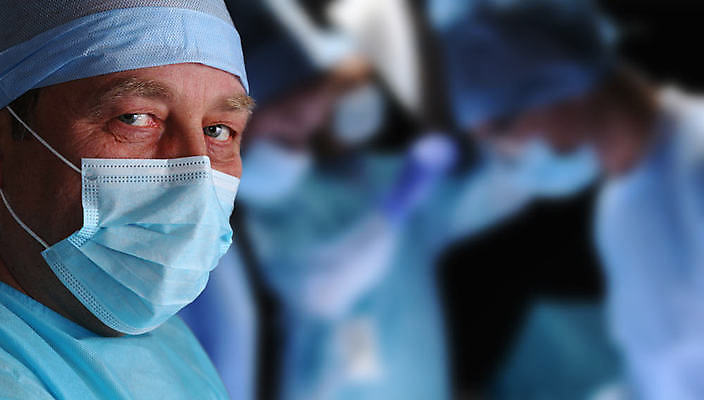 포토 JPG 해외이미지 직업 학생 유니폼 건강 병원 가면 사람 여러명 내부 치료 약 방 고통 장비 환자 간호사 의사 코트 흰색 기구 램프 긴급 업무 도움 그룹 수술 질병 외과 돌봄 살균 해외포토 옷 감정 컬러 다수 컨셉 의학 모션 조명 외투 의료진 작업 파일형식 이미지허브