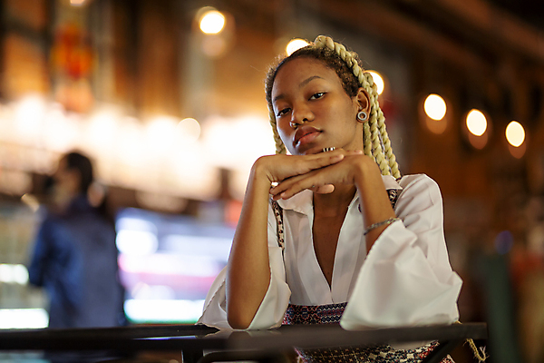 포토 JPG 해외이미지 모델 라이프스타일 헤어스타일 여학생 여자 행복 감정 얼굴 포즈 청소년 거리 한명 미소 웃음 사람 동양인 성인 야외 10대 청춘 뷰티 유행 기쁨 자유 표현 자신감 피부 흥분 긍정 힙스터 해외포토 1 학생 패션 컨셉 표정 인종 생활 신체부위 파일형식 이미지허브