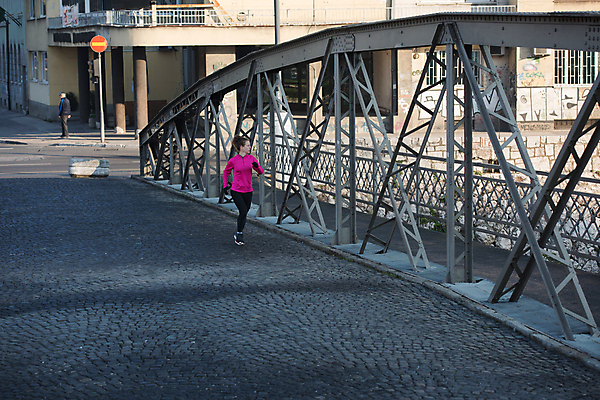 포토 JPG 해외이미지 전신 라이프스타일 여자 아침 건강 한명 성인 야외 앞모습 운동복 달리기 조깅 유산소운동 러닝 성인여자한명만 해외포토 주간 1 옷 뷰포인트 모션 사람 생활 운동 여자한명만 성인여자만 파일형식 이미지허브